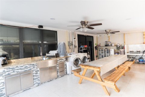 Villa ou maison à vendre à Miramar, Floride: 4 chambres, 162.76 m2 № 2146332 - photo 8