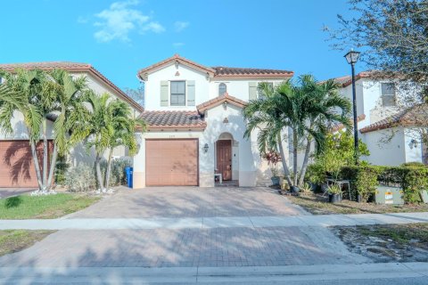 Villa ou maison à Miramar, Floride 4 chambres, 162.76 m2 № 2146332