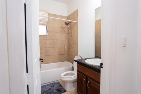 Villa ou maison à vendre à Miramar, Floride: 4 chambres, 162.76 m2 № 2146332 - photo 24
