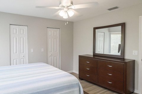 Condo in Port St. Lucie, Florida, 2 bedrooms  № 2083590 - photo 14