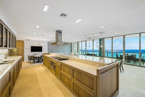 Condominio en venta en Miami Beach, Florida, 6 dormitorios, 723.62 m2 № 2021453 - foto 14
