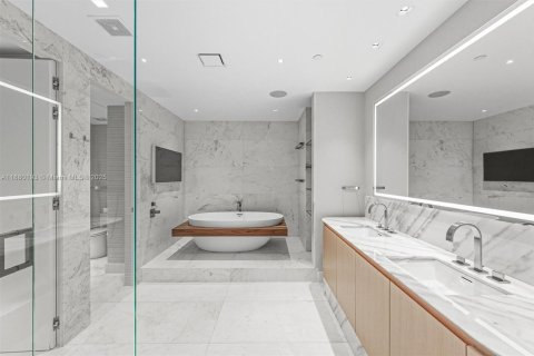 Condominio en venta en Miami Beach, Florida, 6 dormitorios, 723.62 m2 № 2021453 - foto 25