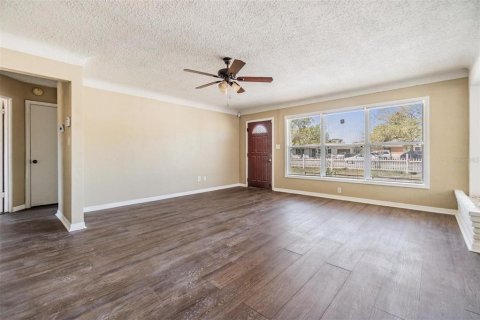 House in Saint Petersburg, Florida 3 bedrooms, 190.73 sq.m. № 1538396 - photo 6