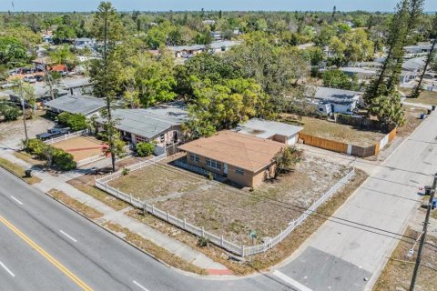 House in Saint Petersburg, Florida 3 bedrooms, 190.73 sq.m. № 1538396 - photo 4