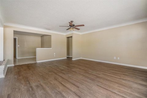 House in Saint Petersburg, Florida 3 bedrooms, 190.73 sq.m. № 1538396 - photo 7