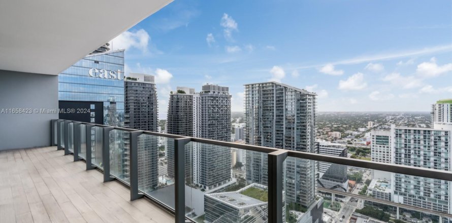 Condominio en Miami, Florida, 1 dormitorio № 1754373