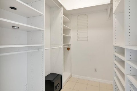 Casa en venta en Davenport, Florida, 4 dormitorios, 232.26 m2 № 2151963 - foto 15