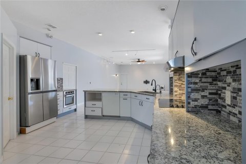 Casa en venta en Davenport, Florida, 4 dormitorios, 232.26 m2 № 2151963 - foto 23