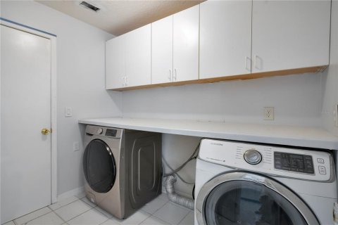 Casa en venta en Davenport, Florida, 4 dormitorios, 232.26 m2 № 2151963 - foto 25