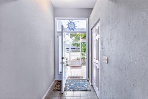 House in Gainesville, Florida 4 bedrooms, 177.44 sq.m. № 2218108 - photo 4