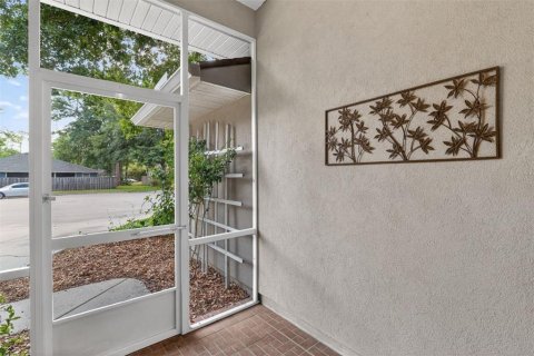 House in Gainesville, Florida 4 bedrooms, 177.44 sq.m. № 2218108 - photo 3