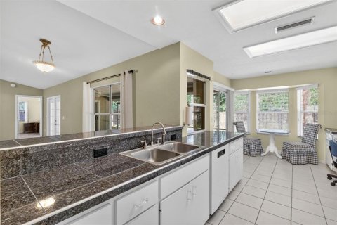 House in Gainesville, Florida 4 bedrooms, 177.44 sq.m. № 2218108 - photo 9