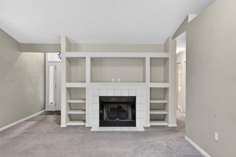 House in Gainesville, Florida 4 bedrooms, 177.44 sq.m. № 2218108 - photo 5