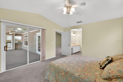 House in Gainesville, Florida 4 bedrooms, 177.44 sq.m. № 2218108 - photo 16