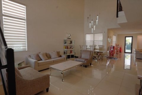 Купить виллу или дом в Дорал, Флорида 4 спальни, 258.73м2, № 2154086 - фото 9