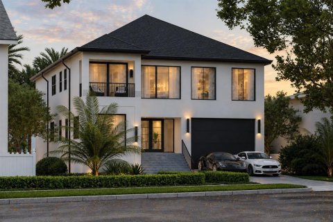 Casa en Tampa, Florida 7 dormitorios, 431.81 m2 № 2379047