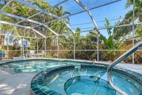 House in Sarasota, Florida 3 bedrooms, 126.16 sq.m. № 2212283 - photo 7