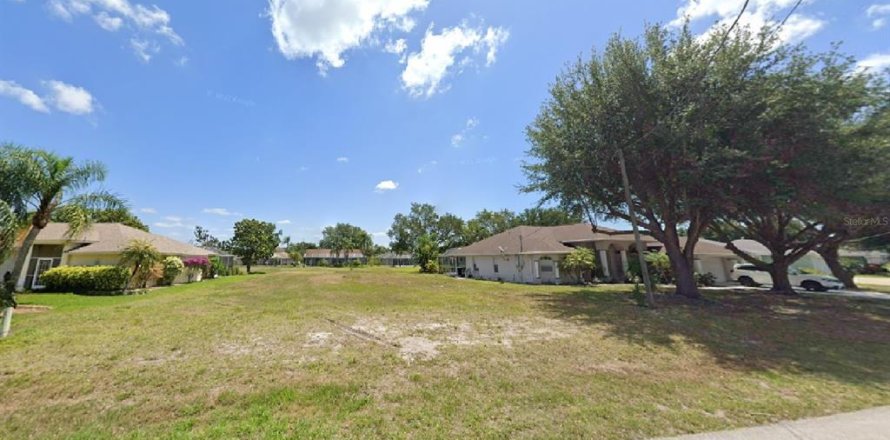 Terreno en Rotonda, Florida № 807945