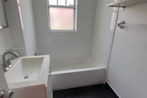 Copropriété à vendre à Miami Beach, Floride: 47.38 m2 № 1950346 - photo 15