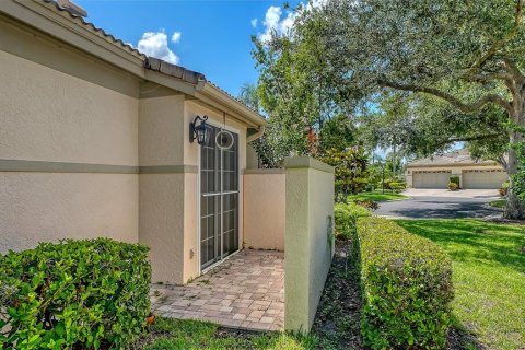 House in Sarasota, Florida 3 bedrooms, 172.43 sq.m. № 2259096 - photo 10