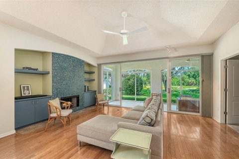 House in Sarasota, Florida 3 bedrooms, 172.43 sq.m. № 2259096 - photo 7