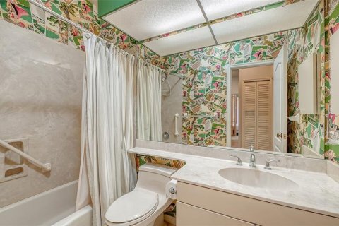 House in Sarasota, Florida 3 bedrooms, 172.43 sq.m. № 2259096 - photo 17