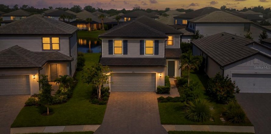Villa ou maison à Lakewood Ranch, Floride 5 chambres, 245.08 m2 № 2149780