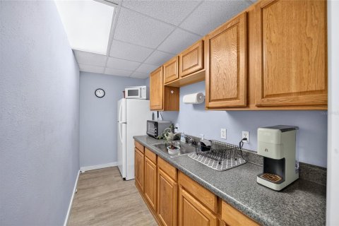 Propiedad comercial en venta en Bronson, Florida, 305.65 m2 № 2410552 - foto 17