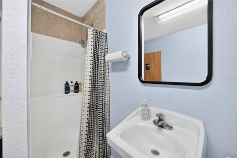 Propiedad comercial en venta en Bronson, Florida, 305.65 m2 № 2410552 - foto 20