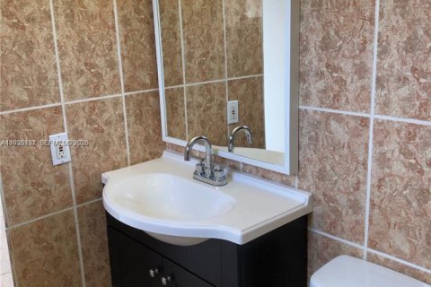 Copropriété à vendre à Miami, Floride: 1 chambre, 59.27 m2 № 2046235 - photo 9