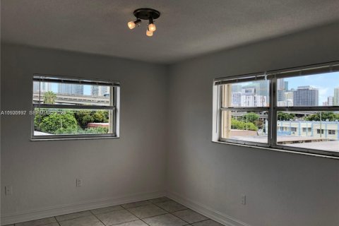 Copropriété à vendre à Miami, Floride: 1 chambre, 59.27 m2 № 2046235 - photo 4