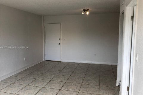 Copropriété à vendre à Miami, Floride: 1 chambre, 59.27 m2 № 2046235 - photo 3