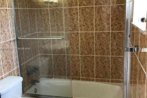 Copropriété à vendre à Miami, Floride: 1 chambre, 59.27 m2 № 2046235 - photo 8