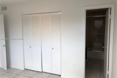 Copropriété à vendre à Miami, Floride: 1 chambre, 59.27 m2 № 2046235 - photo 6