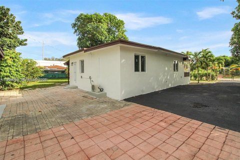 Снять в аренду виллу или дом в Майами, Флорида 3 спальни, 103.12м2, № 2005637 - фото 19