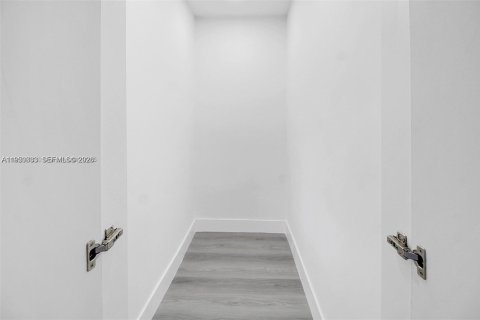 Снять в аренду виллу или дом в Майами, Флорида 3 спальни, 103.12м2, № 2005637 - фото 16