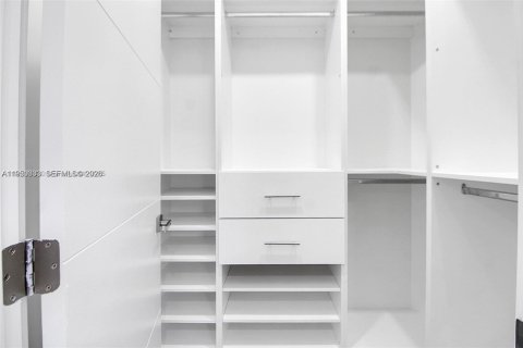 Снять в аренду виллу или дом в Майами, Флорида 3 спальни, 103.12м2, № 2005637 - фото 14