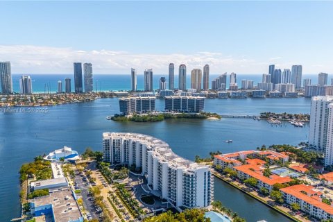 Condominio en venta en Aventura, Florida, 4 dormitorios, 214.33 m2 № 1818146 - foto 14