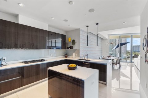 Condominio en venta en Aventura, Florida, 4 dormitorios, 214.33 m2 № 1818146 - foto 24