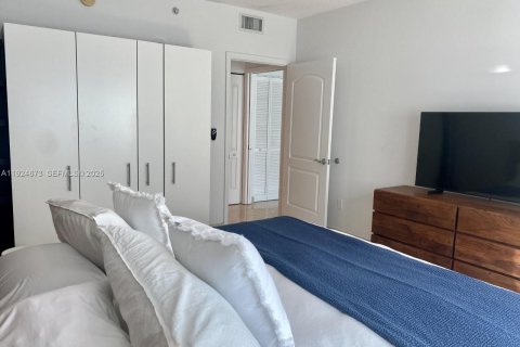 Condominio en venta en Miami Beach, Florida, 1 dormitorio, 63.73 m2 № 2038971 - foto 6