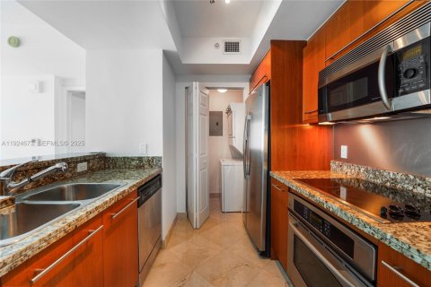 Condominio en Miami Beach, Florida, 1 dormitorio  № 2038971