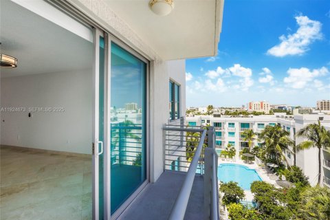 Condominio en venta en Miami Beach, Florida, 1 dormitorio, 63.73 m2 № 2038971 - foto 9