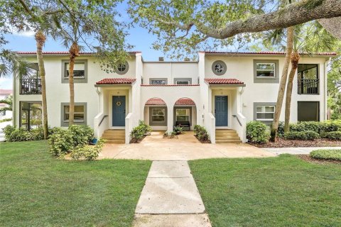 Condo in Saint Petersburg, Florida, 2 bedrooms  № 2224283