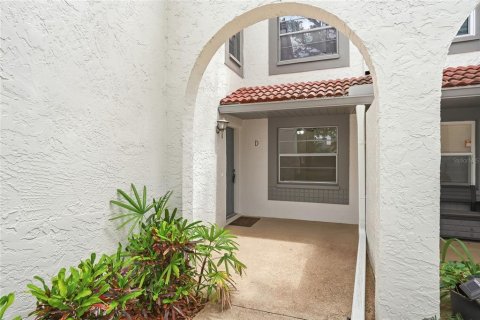 Condo in Saint Petersburg, Florida, 2 bedrooms № 2224283 - photo 3