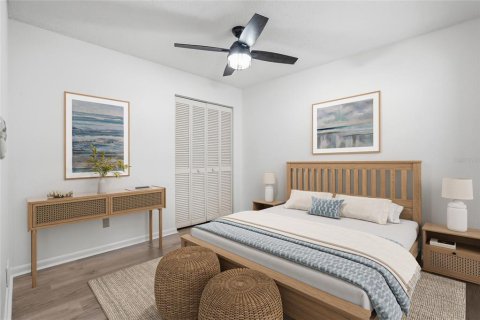 Condo in Saint Petersburg, Florida, 2 bedrooms № 2224283 - photo 17