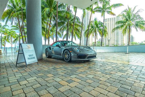 Condo in Miami, Florida, 1 bedroom  № 1683434 - photo 21