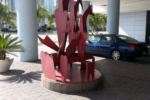 Condo in Miami, Florida, 1 bedroom  № 1683434 - photo 22