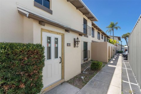 Condominio en venta en Treasure Island, Florida, 1 dormitorio, 72.93 m2 № 2099866 - foto 3