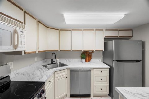 Condominio en venta en Treasure Island, Florida, 1 dormitorio, 72.93 m2 № 2099866 - foto 5
