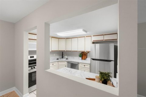 Condominio en venta en Treasure Island, Florida, 1 dormitorio, 72.93 m2 № 2099866 - foto 11